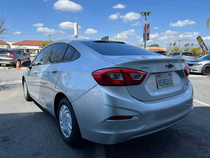 SILVER, 2018 CHEVROLET CRUZE Image 8