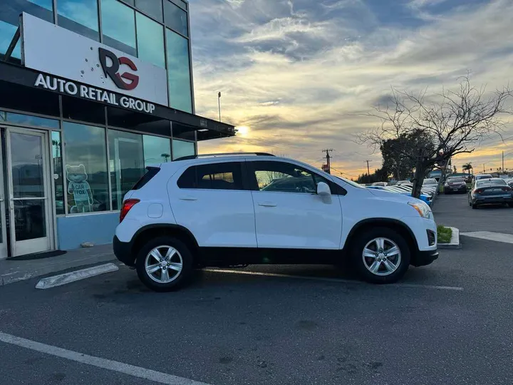 2015 CHEVROLET TRAX Image 4