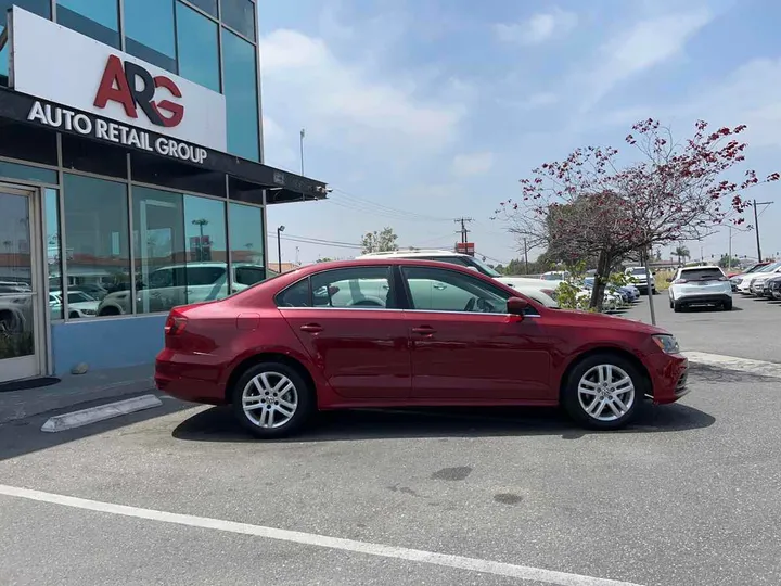 2017 VOLKSWAGEN JETTA Image 4