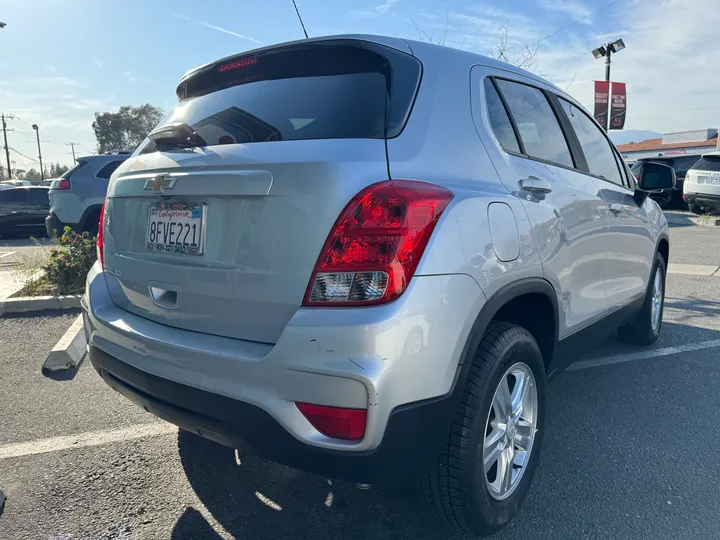 2018 CHEVROLET TRAX Image 8