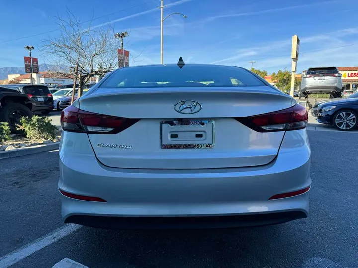 2018 HYUNDAI ELANTRA Image 7