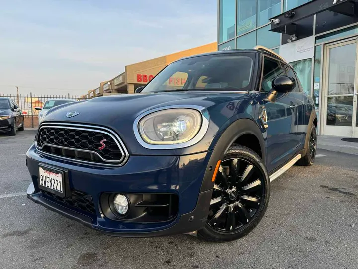 2018 MINI COUNTRYMAN Image 3