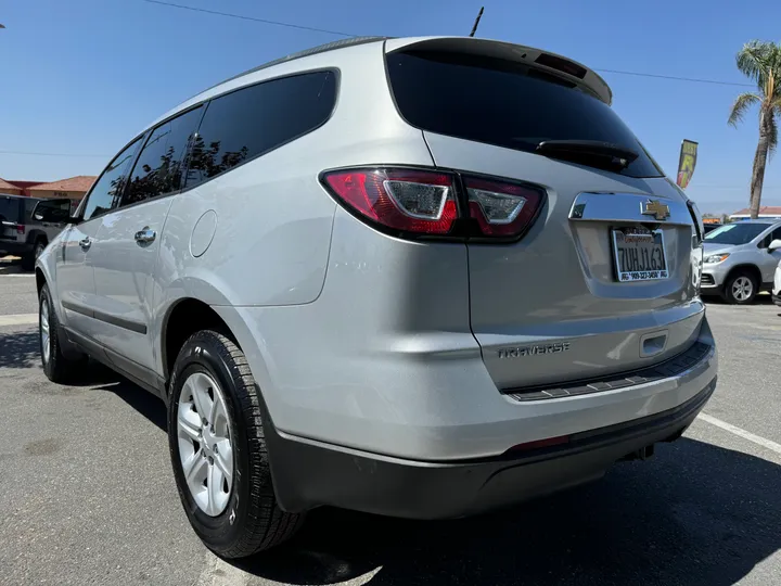 BLUE, 2017 CHEVROLET TRAVERSE Image 7