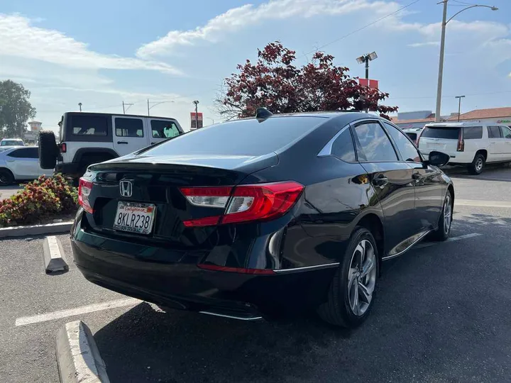 2019 HONDA ACCORD Image 8