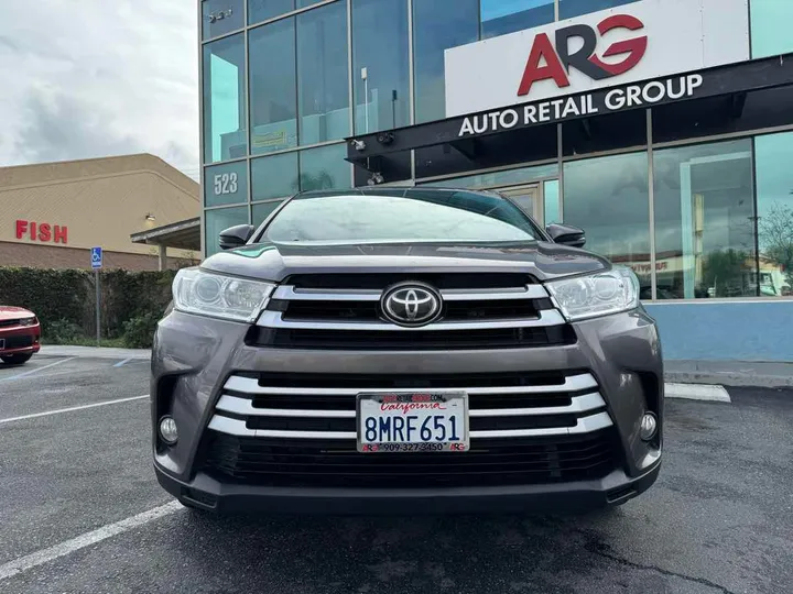 2019 TOYOTA HIGHLANDER Image 2