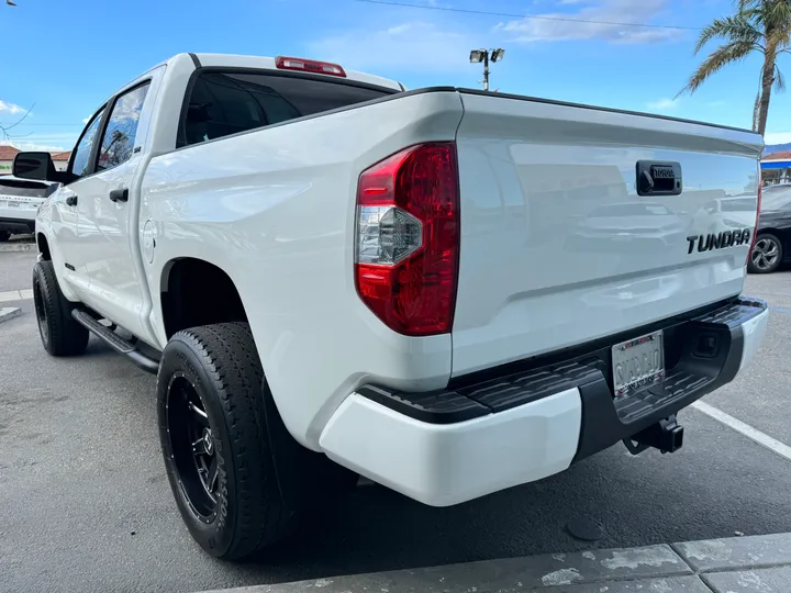 2019 TOYOTA TUNDRA CREWMAX Image 8