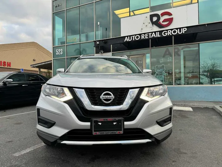 2017 NISSAN ROGUE Image 2