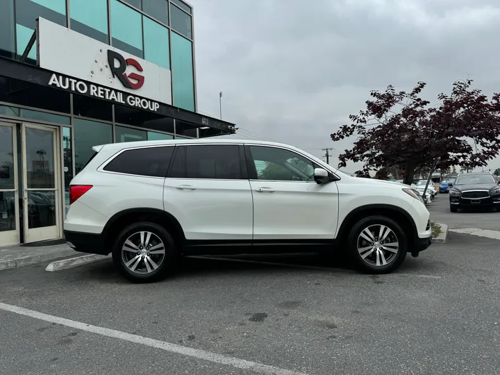 BURGUNDY, 2017 HONDA PILOT Image 4