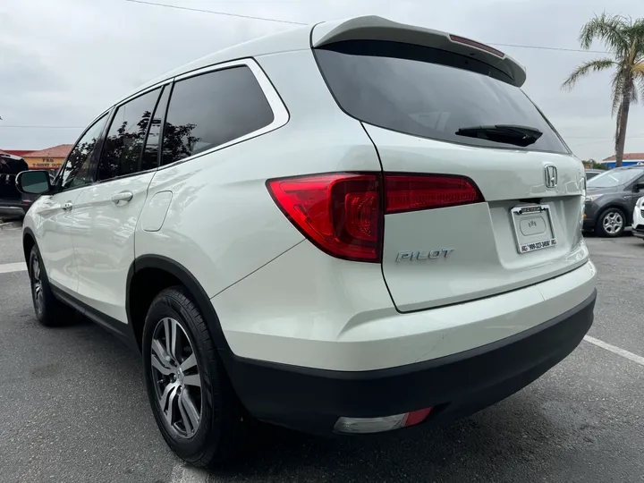 BURGUNDY, 2017 HONDA PILOT Image 6