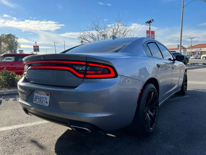 2018 DODGE CHARGER Image 8
