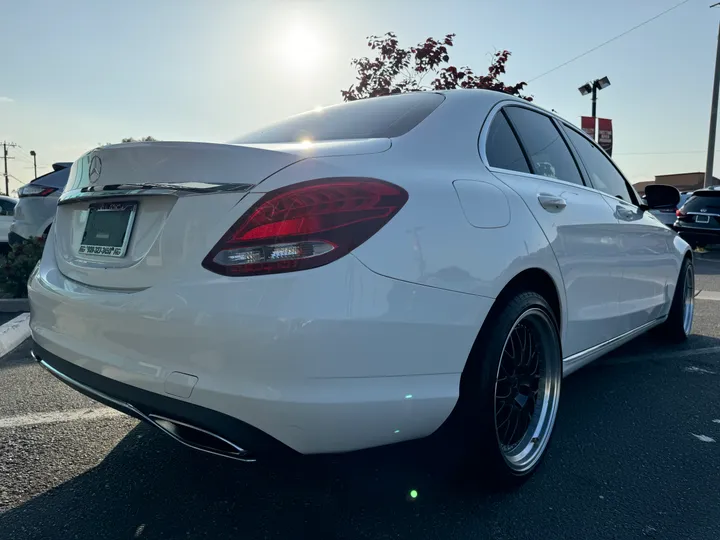 BLACK, 2015 MERCEDES-BENZ C-CLASS Image 6