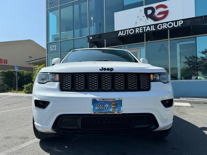 BLACK, 2019 JEEP GRAND CHEROKEE Image 2