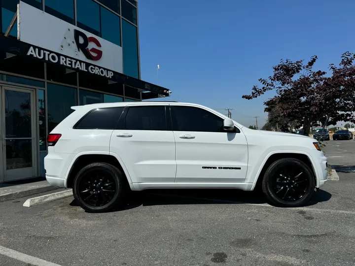 BLACK, 2019 JEEP GRAND CHEROKEE Image 4