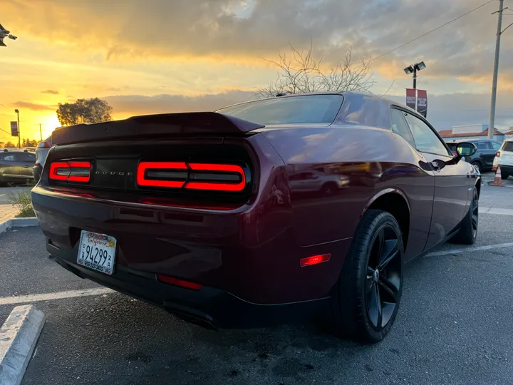 2018 DODGE CHALLENGER Image 6