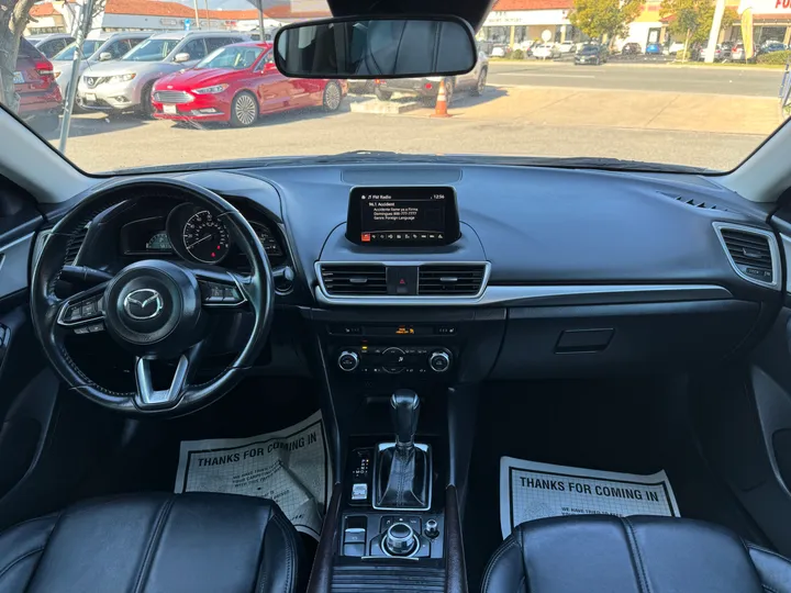 2017 MAZDA MAZDA3 Image 13