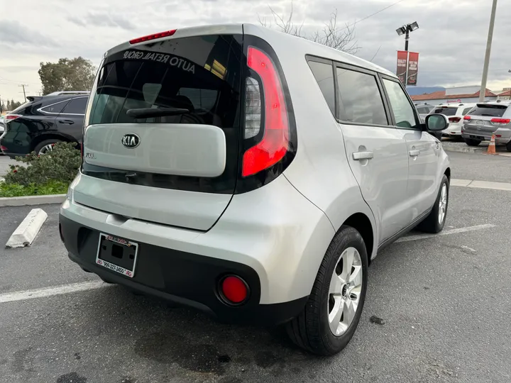 2018 KIA SOUL Image 8