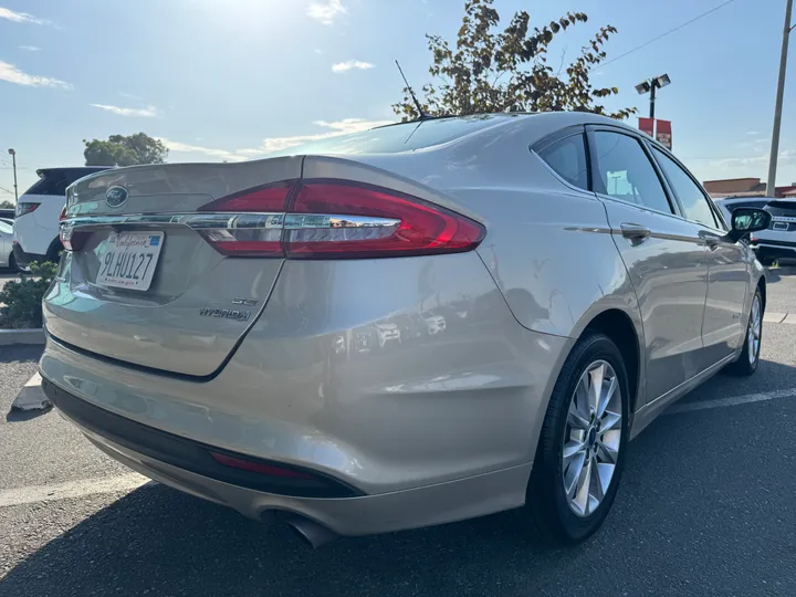 2017 FORD FUSION Image 8