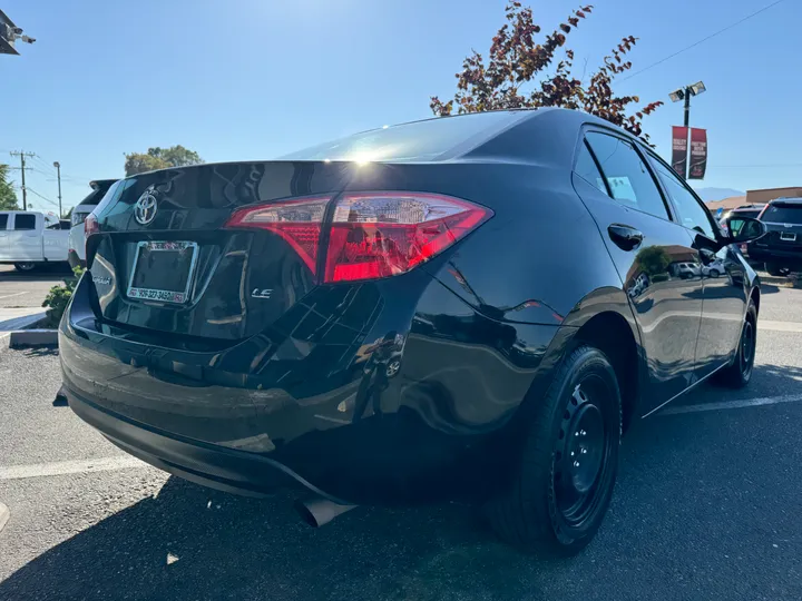 BLUE, 2019 TOYOTA COROLLA Image 8