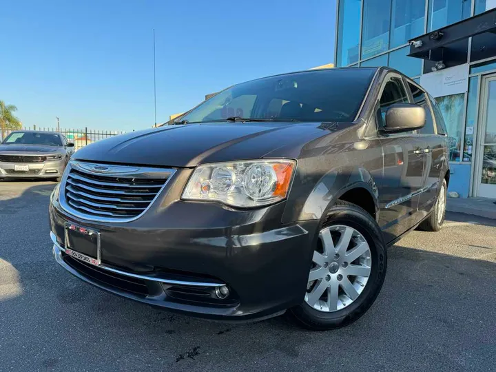 2016 CHRYSLER TOWN & COUNTRY Image 3