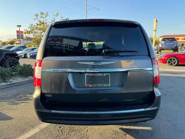 2016 CHRYSLER TOWN & COUNTRY Image 7