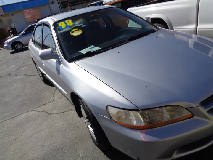 GREY, 1998 HONDA ACCORD Image 3