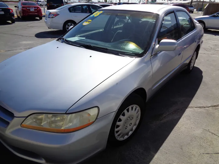 GREY, 1998 HONDA ACCORD Image 1