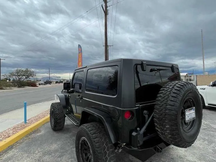 2011 JEEP WRANGLER Image 4