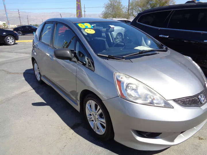 GREY, 2009 HONDA FIT Image 1