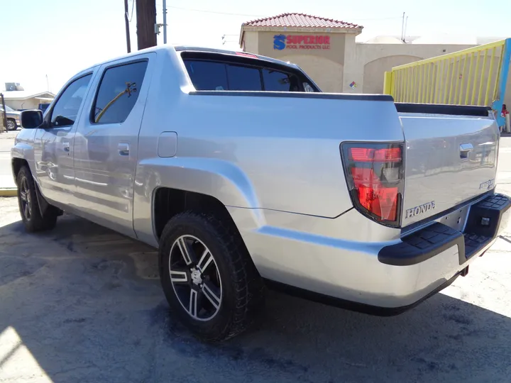 SILVER, 2013 HONDA RIDGELINE Image 6