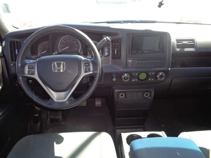 SILVER, 2013 HONDA RIDGELINE Image 3