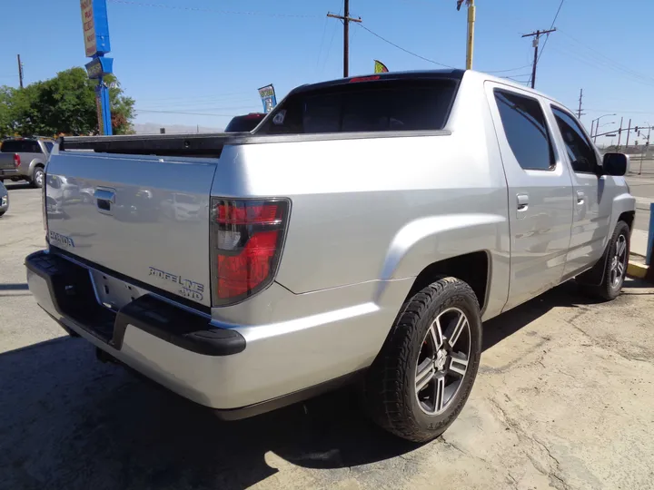 SILVER, 2013 HONDA RIDGELINE Image 7