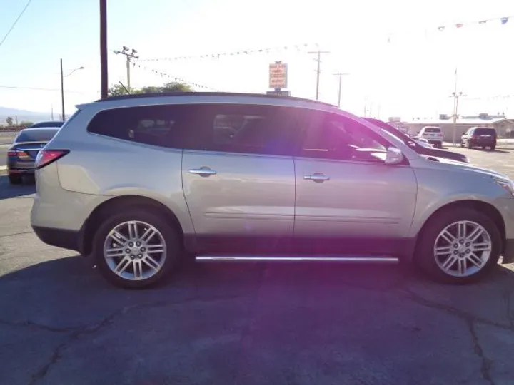 TAN, 2014 CHEVROLET TRAVERSE Image 3