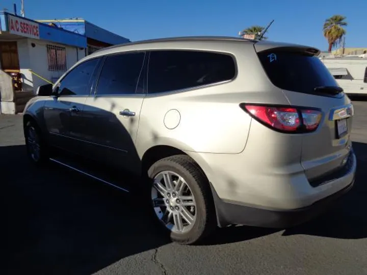 TAN, 2014 CHEVROLET TRAVERSE Image 5