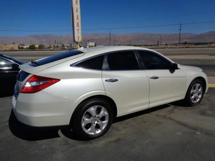 WHITE, 2010 HONDA ACCORD CROSSTOUR Image 2