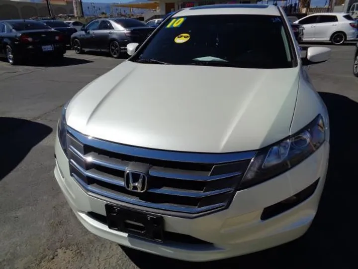 WHITE, 2010 HONDA ACCORD CROSSTOUR Image 1