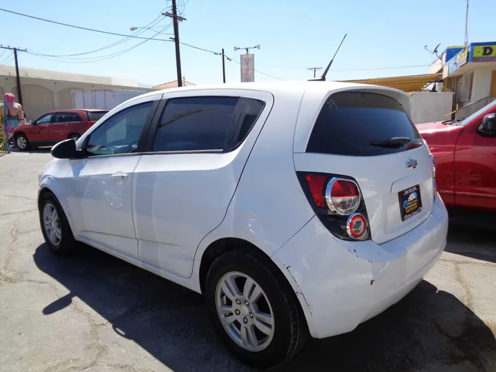 2014 CHEVROLET SONIC Image 5