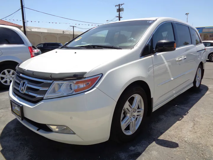 WHITE, 2012 HONDA ODYSSEY Image 2