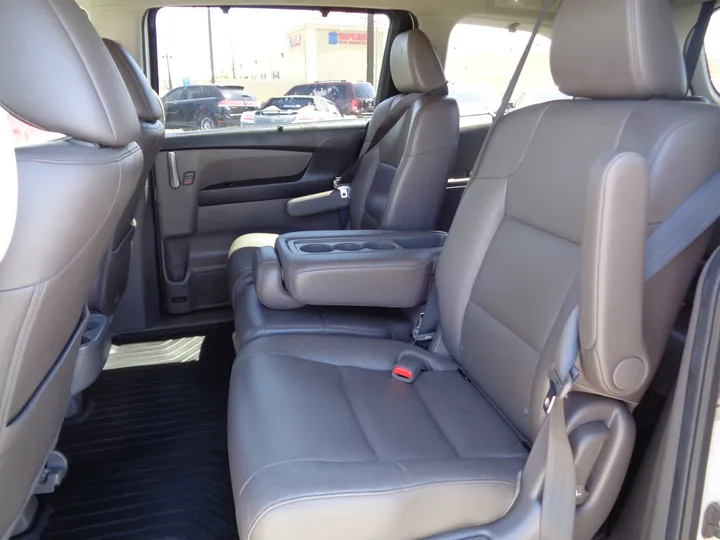 WHITE, 2012 HONDA ODYSSEY Image 6