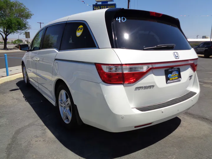 WHITE, 2012 HONDA ODYSSEY Image 9