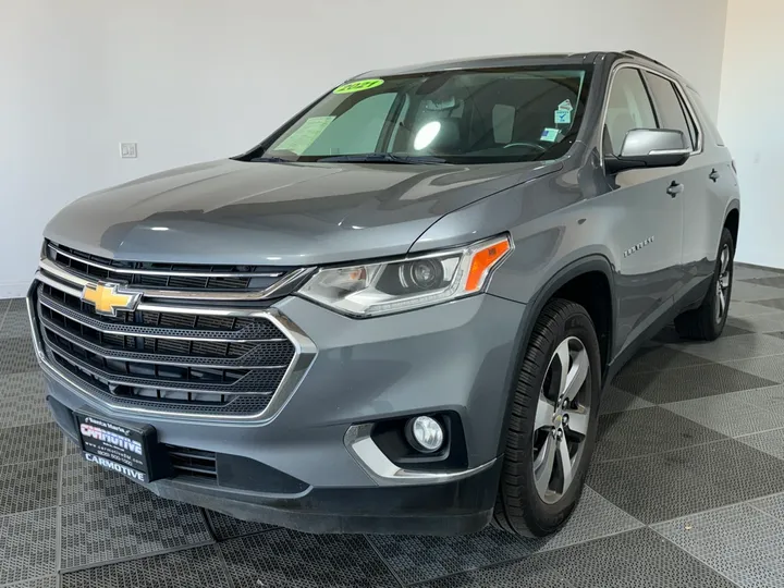 Satin Steel Metallic, 2021 CHEVROLET TRAVERSE Image 3