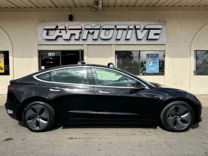Solid Black, 2019 TESLA MODEL 3 Image 11