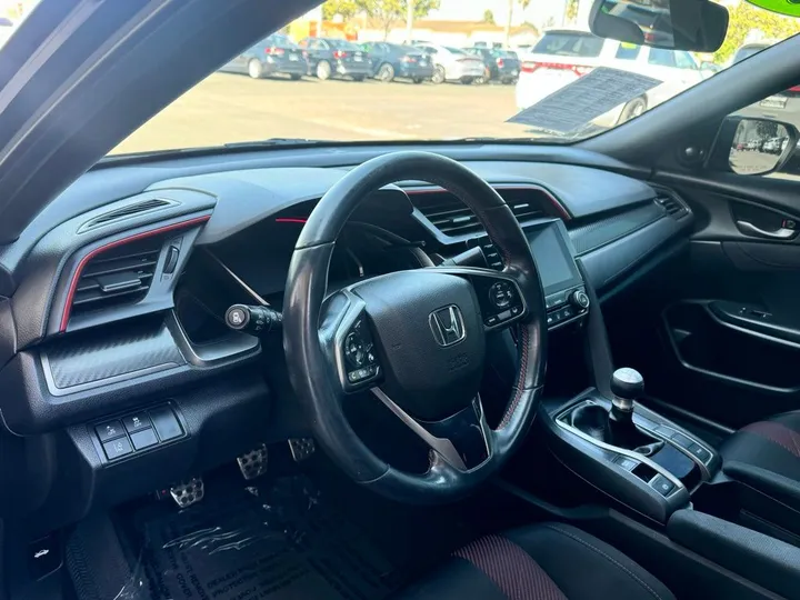 Crystal Black Pearl, 2020 HONDA CIVIC Image 14