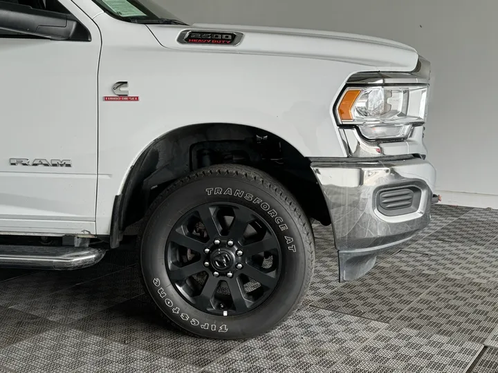Bright White Clearcoat, 2022 RAM 2500 Image 6