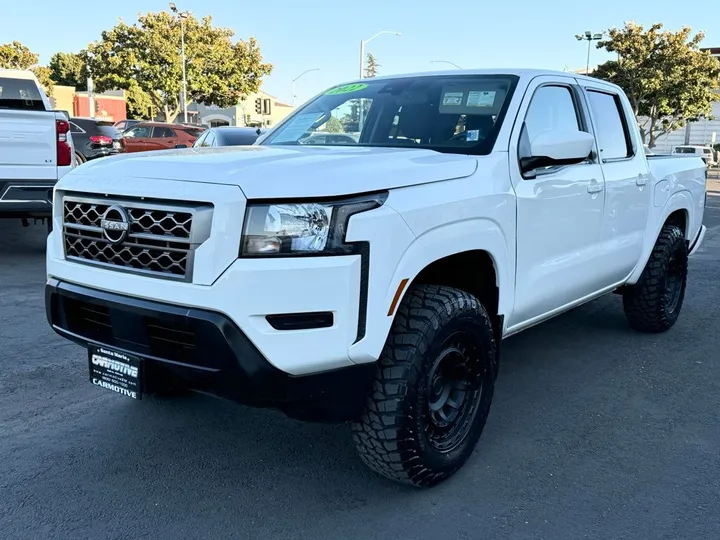 Glacier White, 2022 NISSAN FRONTIER Image 3