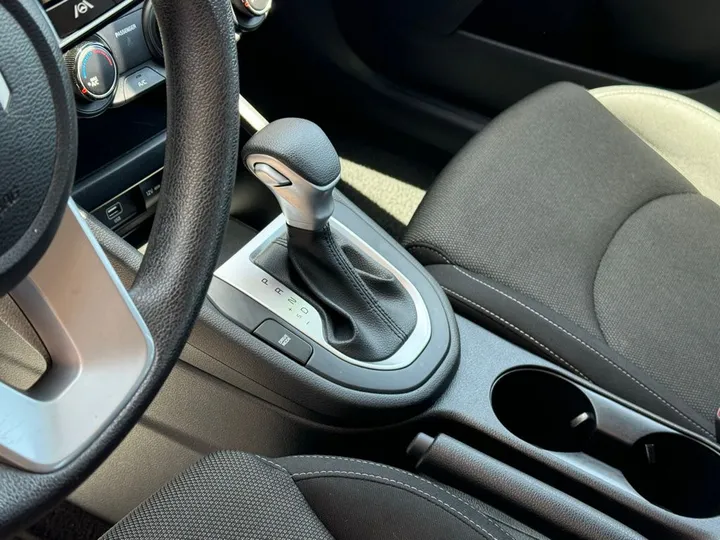 Currant Red, 2023 KIA FORTE Image 14