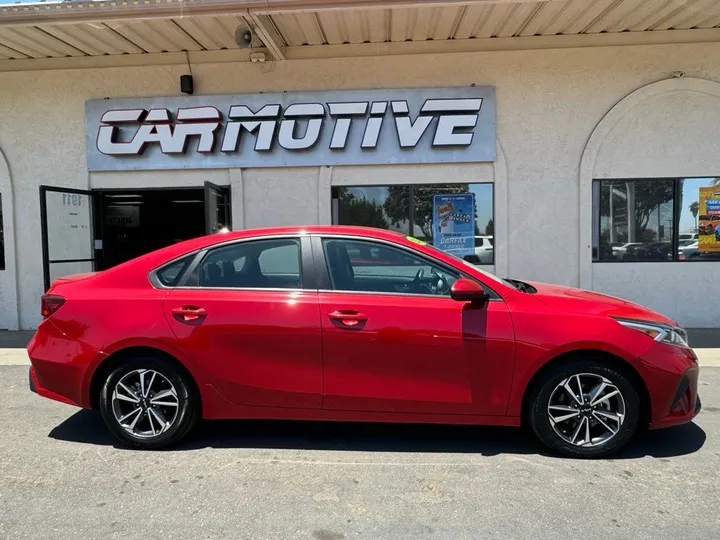 Currant Red, 2023 KIA FORTE Image 3