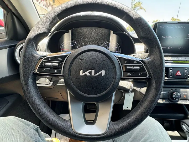 Currant Red, 2023 KIA FORTE Image 12