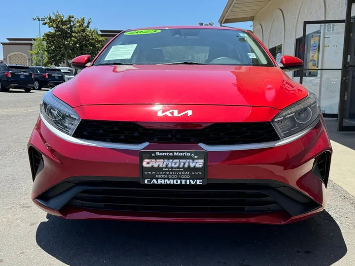 Currant Red, 2023 KIA FORTE Image 9