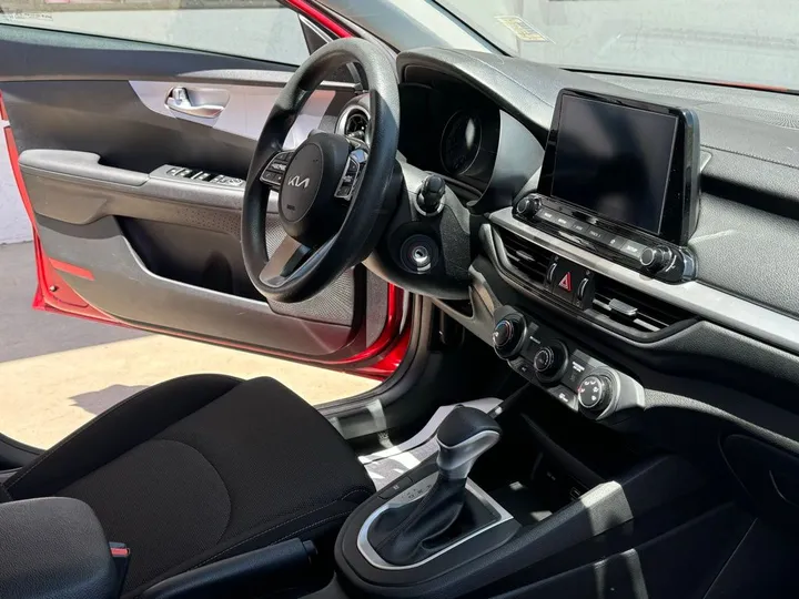 Currant Red, 2023 KIA FORTE Image 24