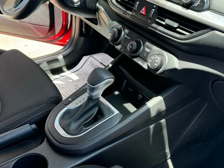 Currant Red, 2023 KIA FORTE Image 26